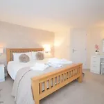 Exceptional Two-Bedroom Accommodation In Central Whitby With Parking And Stunning Views